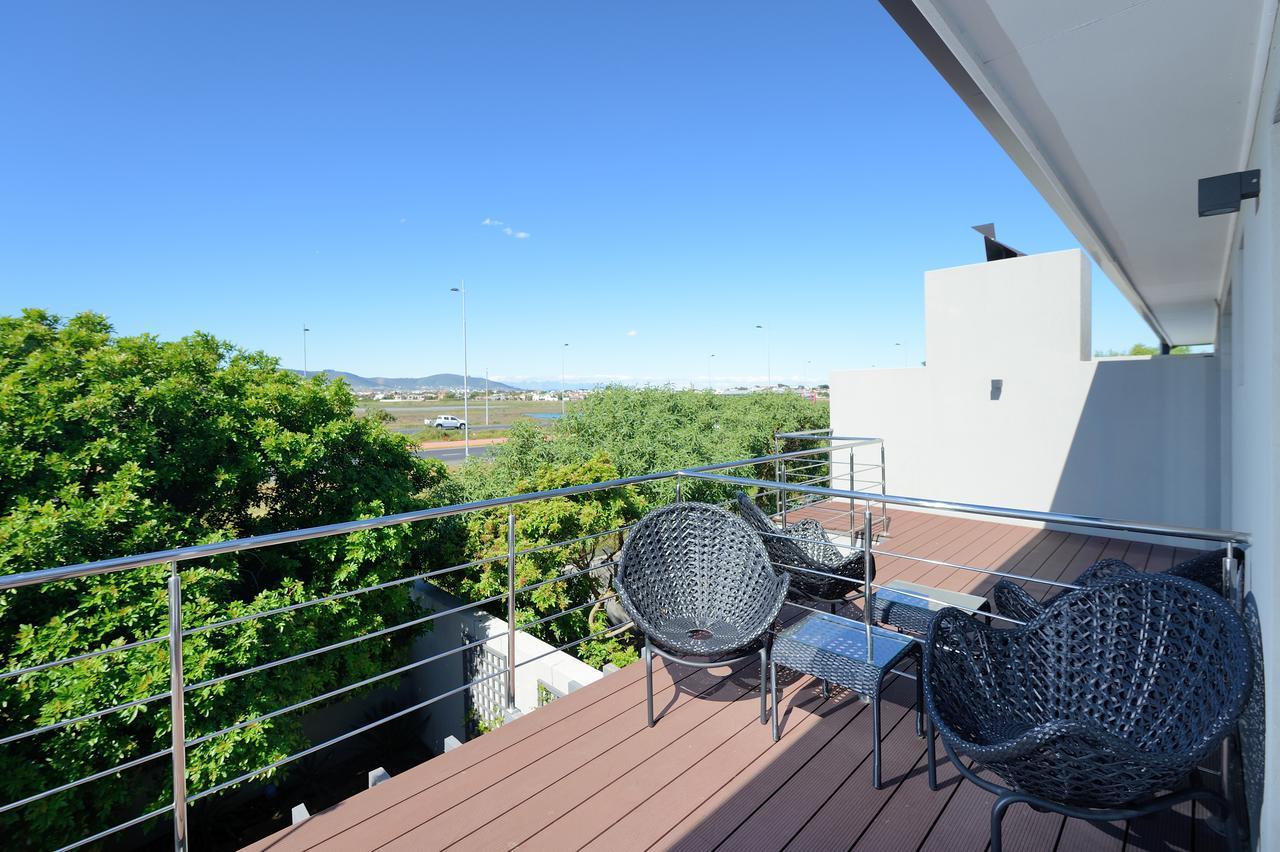Grand Blue D Hotel Cape Town Bagian luar foto